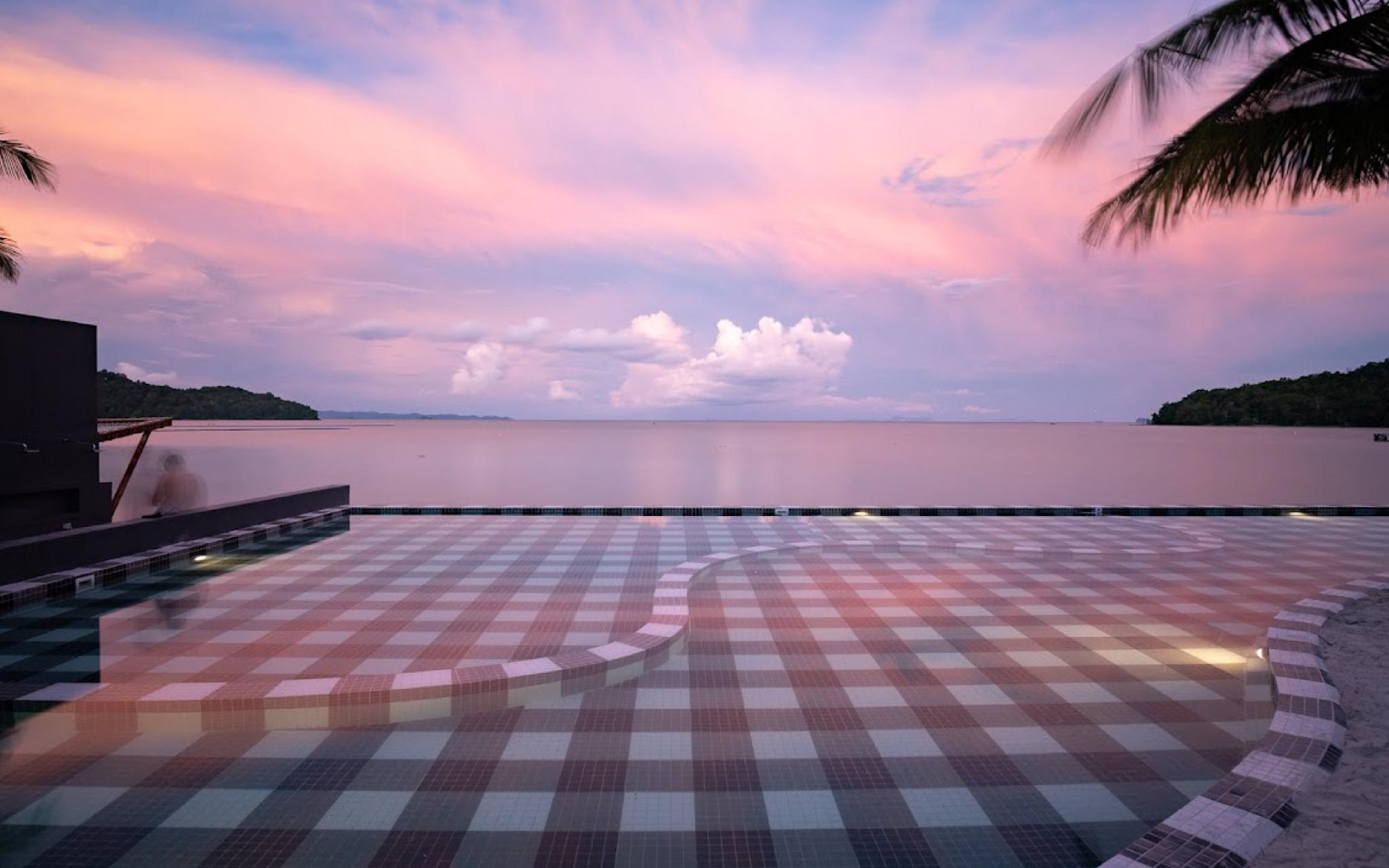 Foto Beachfront होटल Phuket